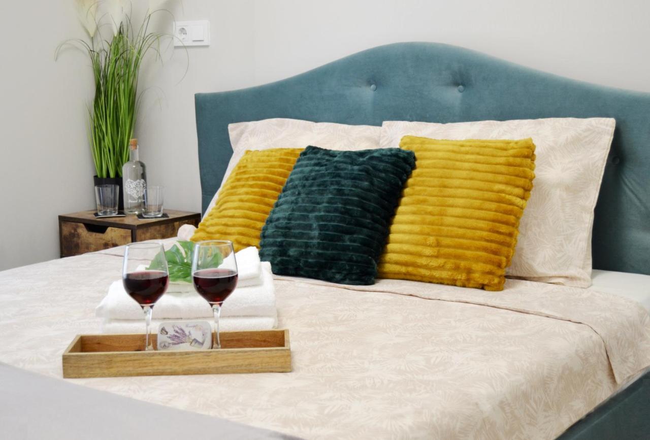 Sunshine - New & Quiet 1Br Apt, Business Area, Close To Airport, Highway A3, Subway Βουκουρέστι Εξωτερικό φωτογραφία