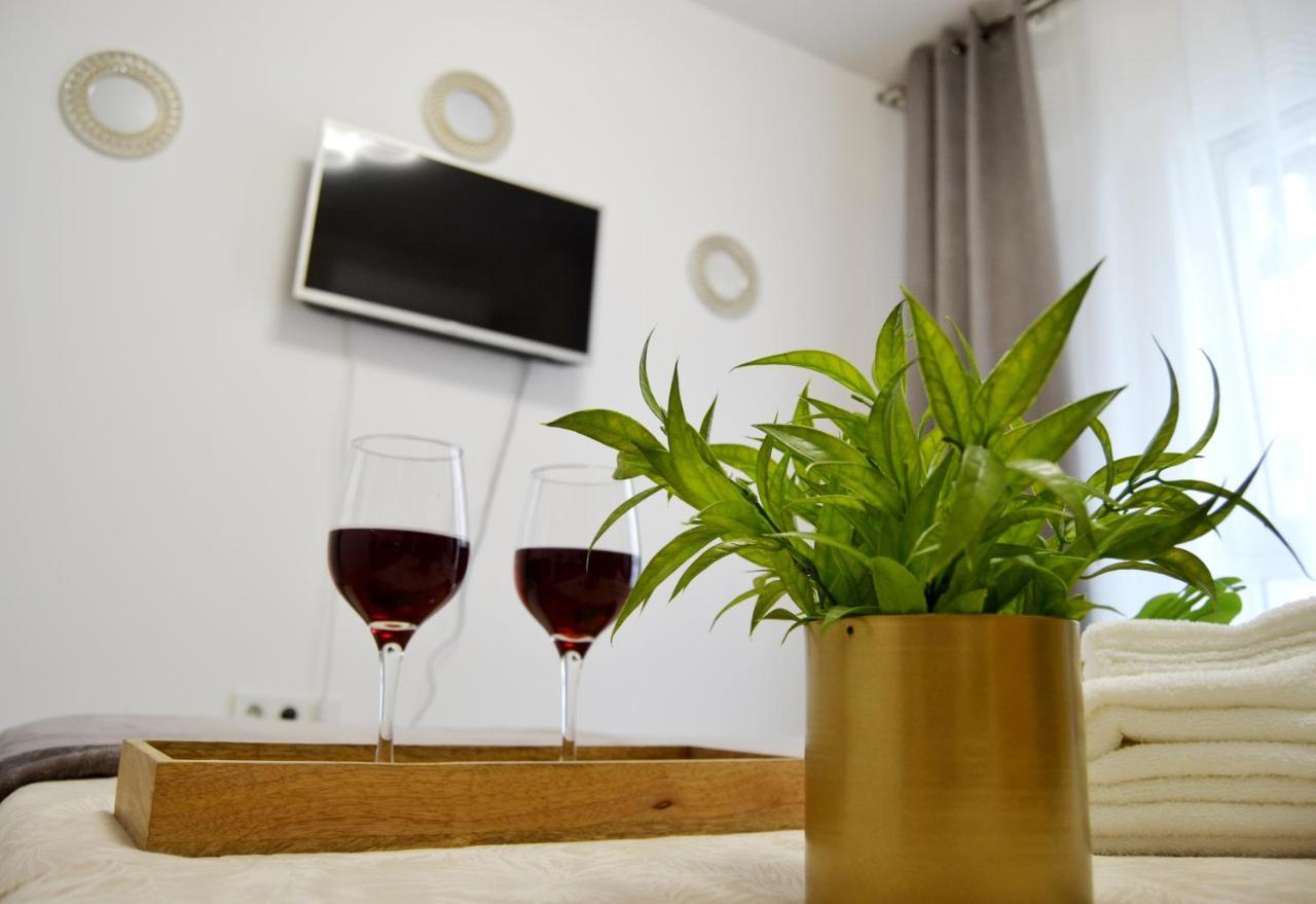 Sunshine - New & Quiet 1Br Apt, Business Area, Close To Airport, Highway A3, Subway Βουκουρέστι Εξωτερικό φωτογραφία
